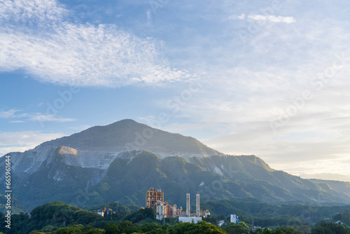 Wallpaper Mural 埼玉県秩父郡　寺坂棚田から望む武甲山 Torontodigital.ca