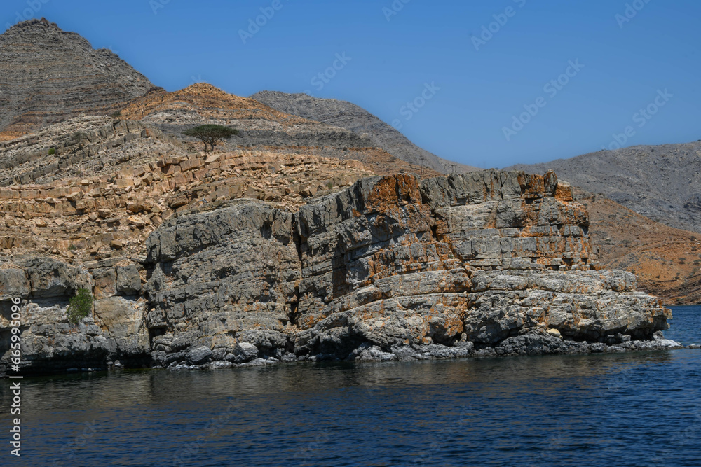 Bergformation in den Fjorden von Khasab (Musandam) - Oman 