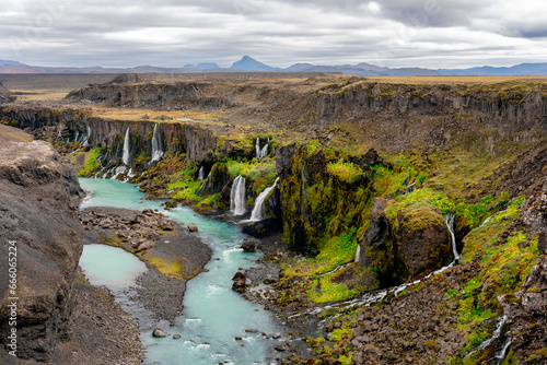 Lo spettacolare canyon di Sigöldugljúfu, la cascata delle mille lacrime, Islanda