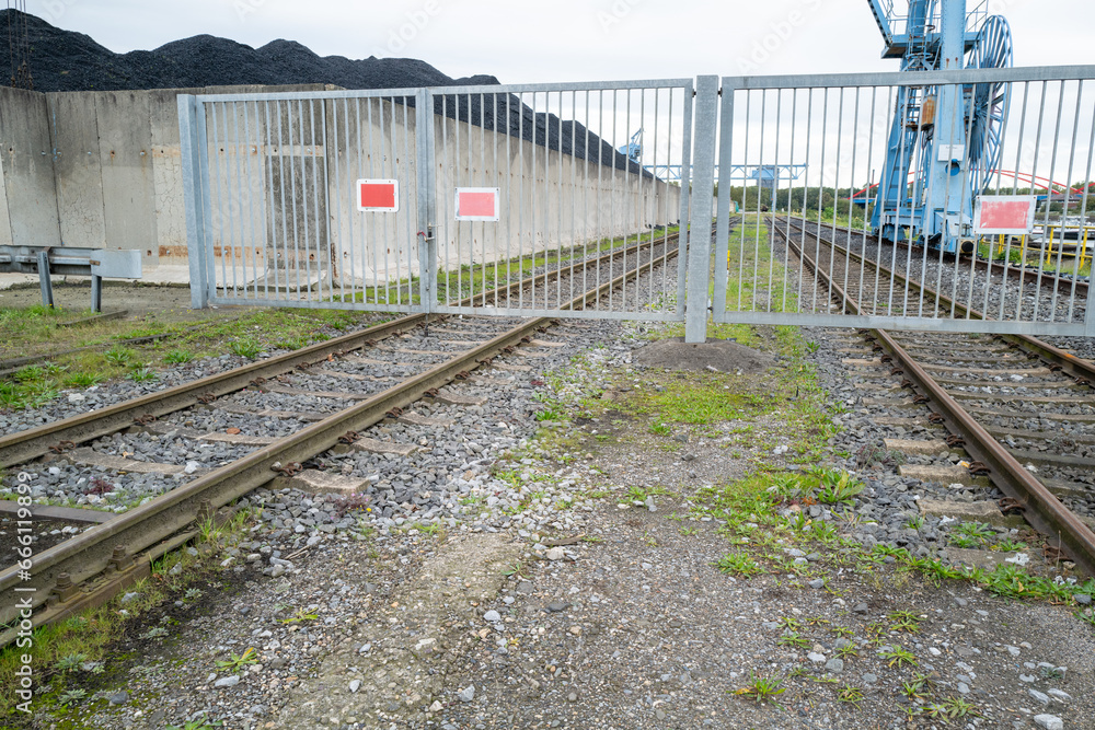 Obraz premium gate for the railway in the industry
