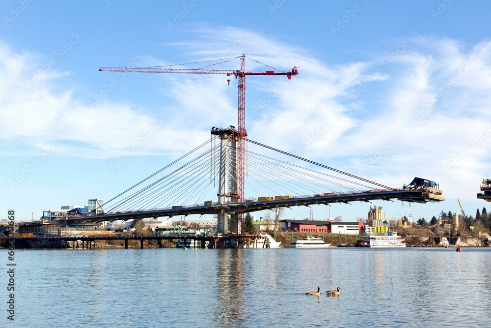 Obraz premium 4K Image: Bridge Construction in Progress - Tilikum Crossing over Willamette River, Portland, Oregon USA