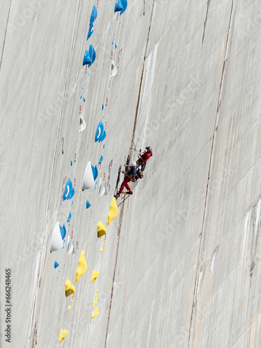 Freclimbing at the dam for electricity production