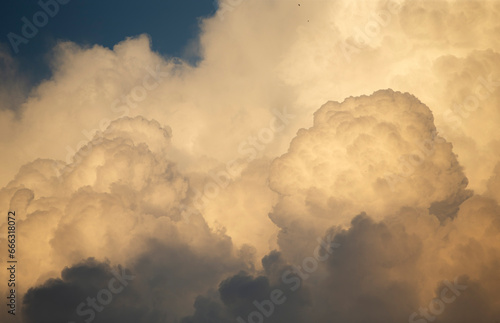 Cloudscape has been developing in gorgeous form. Backgrounds and textures.