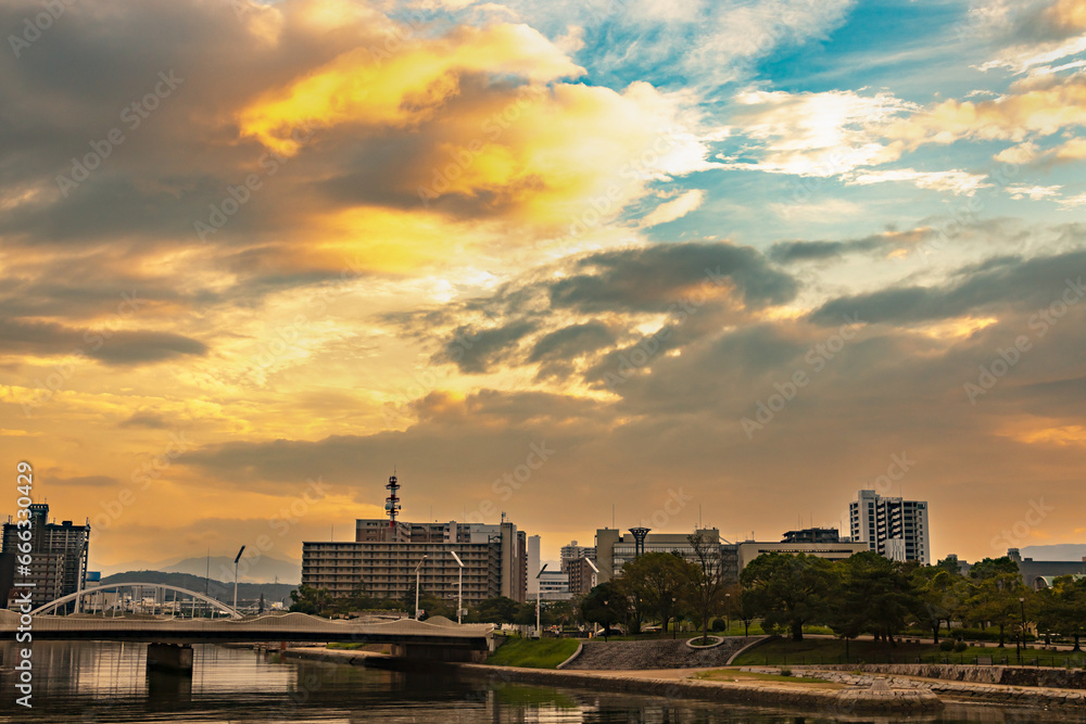 夕暮れ時の北九州小倉の空と景色