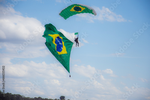  Show de Acrobacia Aérea - Base Militar da Força Aérea Brasileira - Manobras de Avião - Esquadrilha da Fumaça - Aviação - Avião Embraer A29 Super Tucano - Texas T6
