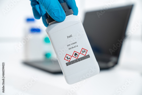 ZnI2 zinc iodide CAS 10139-47-6 chemical substance in white plastic laboratory packaging photo