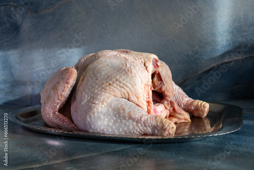 Suppenhuhn vor dem Kochen