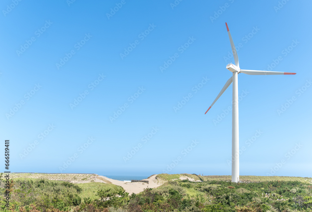 海沿いにある風力発電所