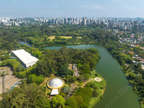 Vista aérea dos bairros Jardim Paulista, Vila Olímpia e Vila Mariana. Nos arredores do Parque Ibirapuera. São Paulo, SP.