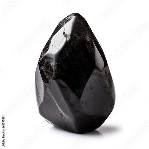 Roche d'obsidienne noire brillante isolée sur fond blanc. IA générative, IA photo