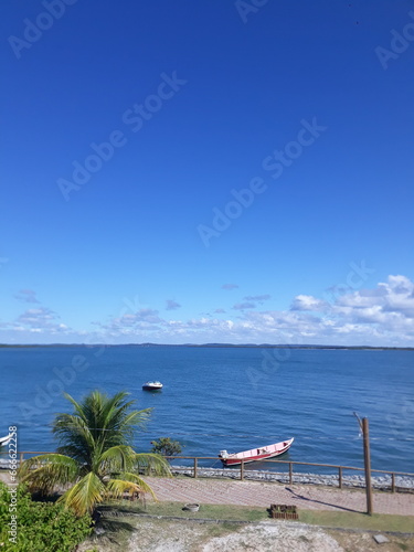 paisagens e mar de praia de Mangue Seco, Bahia, Brasil