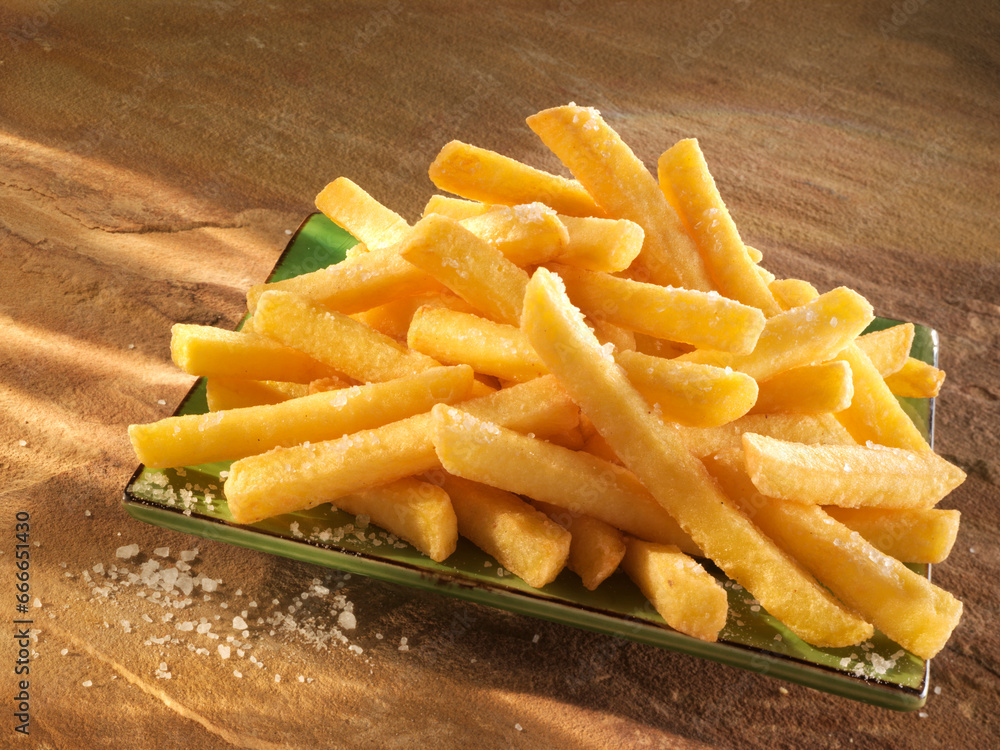 Pommes Meersalz, Pommes frites, Kartoffeln, friteuse, oel, frittieren, Stock Photo Adobe Stock