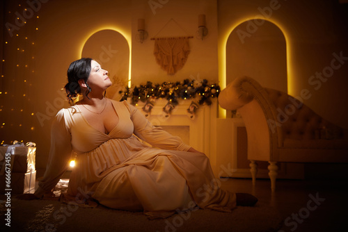 Canvastavla Owerweight elegant Woman at night or evening dark Christmas room