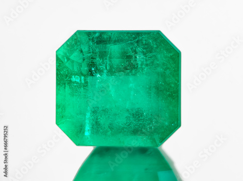 esmeraldas gigantes cristales emerald gemstone gemas piedras preciosas diamantes verdes granate zafiro rubí, emeralds and gemstone jade 