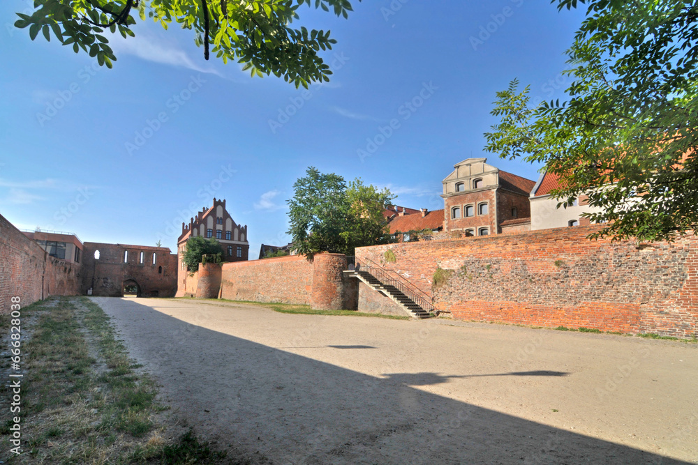 Obraz premium Toruń Castle or Thorn Castle of the Teutonic Order located in Poland