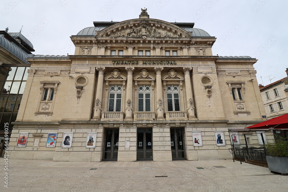 Le théâtre, vu de l'extérieur, ville de Bourg en Bresse, département de l'Ain, France