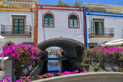 typische Häuser im Hafenviertel in Puerto de Mogan auf der Insel Gran Canaria photo