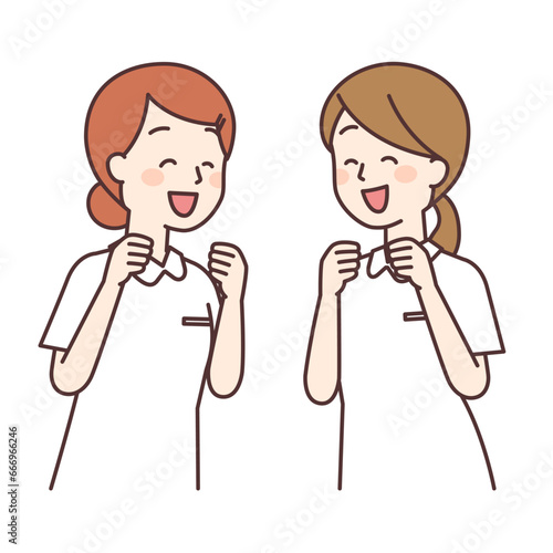 笑い合う二人の看護師