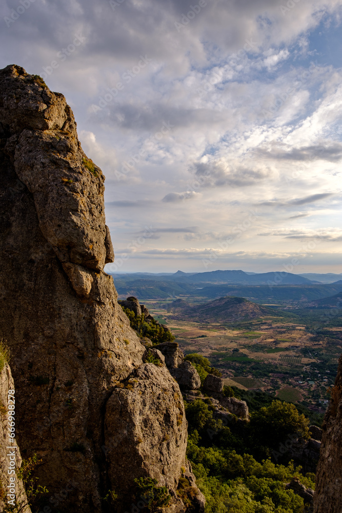Vue du rocher des vierges sur la vallée de l'Hérault