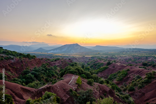 Vallée du diable, au lac du Salagou dans l'Hérault