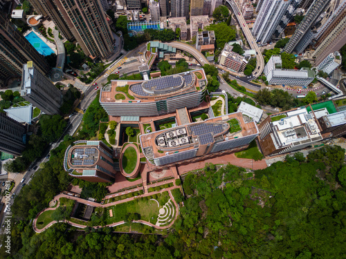 Canvas Print Aerial view of Hong Kong university with its rooftop garden and solar panel syst