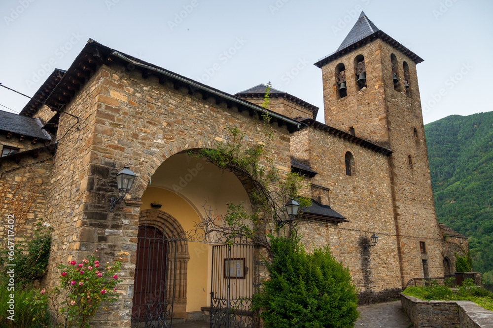Torla-Ordesa is a Spanish town and municipality in Sobrarbe, province of Huesca, Aragon. Torla-Ordesa is a Spanish town and municipality in Sobrarbe, province of Huesca, Aragon.