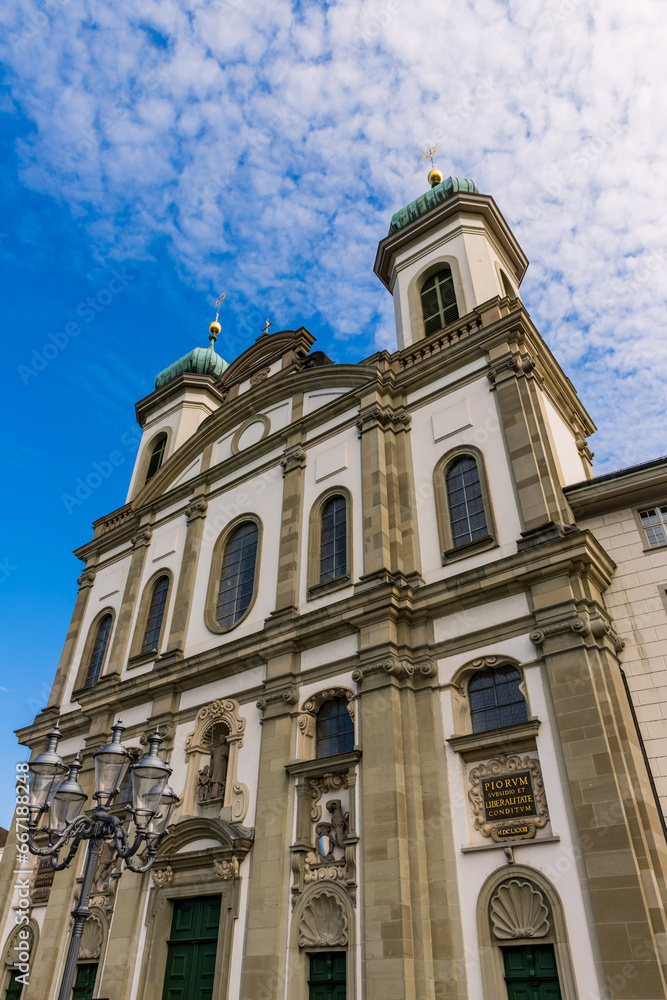 L' Église des Jésuites de Lucerne en Suisse