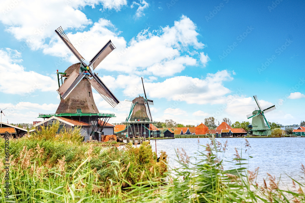 Fototapeta premium Mühlen von Zaanse Schans, Zaandam, Niederlande 