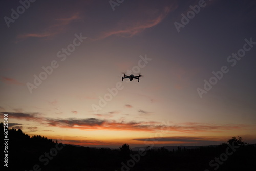 Dron en el atardecer