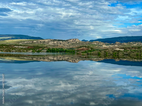  The beautiful Steinaker Lake in the Flaming Gorge area in Wyoming and Ut.