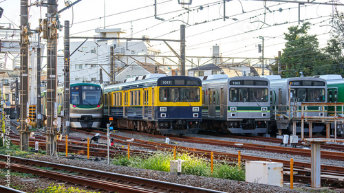 車庫に待機する電車