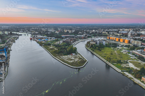 Wallpaper Mural Polski Hak in Gdańsk. Crossing waters. Vistula, Motława and the Kashubian Canal. Torontodigital.ca