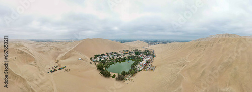 Fényképezés View of the Huacachina oasis in Ica.