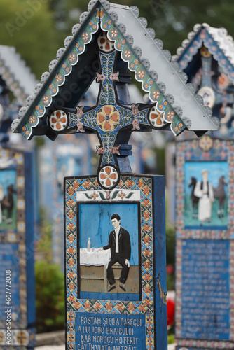 Wesoły Cmentarz – cmentarz położony wokół cerkwi w rumuńskiej miejscowości Săpânța, w okręgu Marmarosz w północnej części Rumunii. © Jan