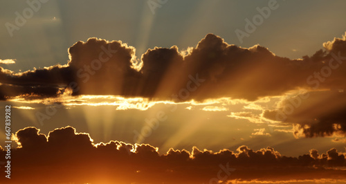 Fototapeta Naklejka Na Ścianę i Meble -  Sunset and sunrise with clouds 