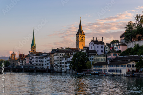 Le Limmat à Zurich en Suisse © Gerald Villena