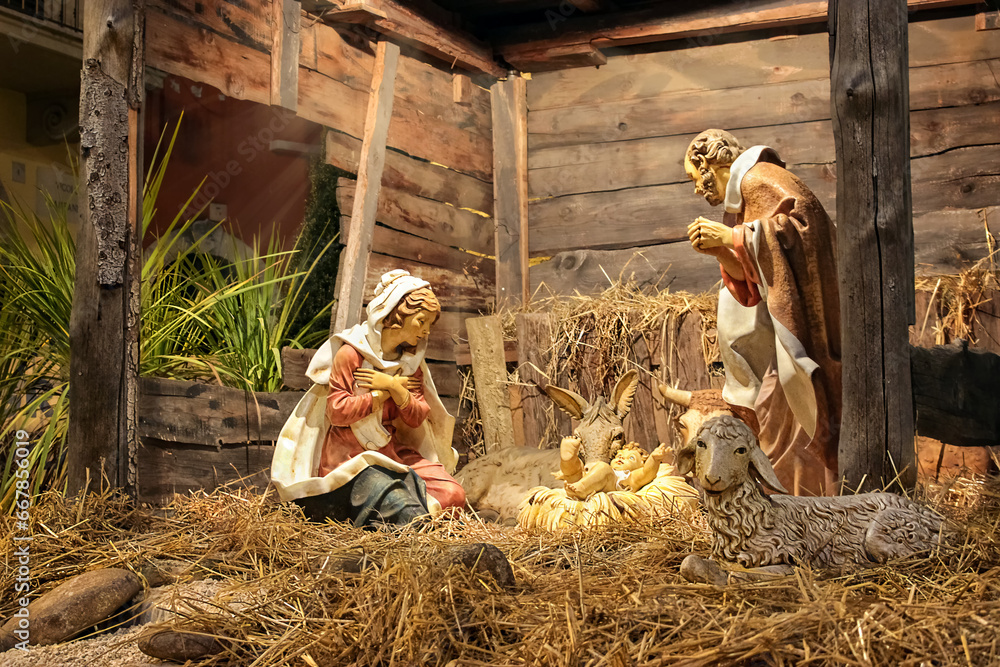 The Italian nativity scene is part of the Christmas tradition, there are figures of the Virgin Mary, baby Jesus, Joseph and the Magi surrounded by pets and ordinary citizens The Italian nativity scene is part of the Christmas tradition, there are figures of the Virgin Mary, baby Jesus, Joseph and the Magi surrounded by pets and ordinary citizens