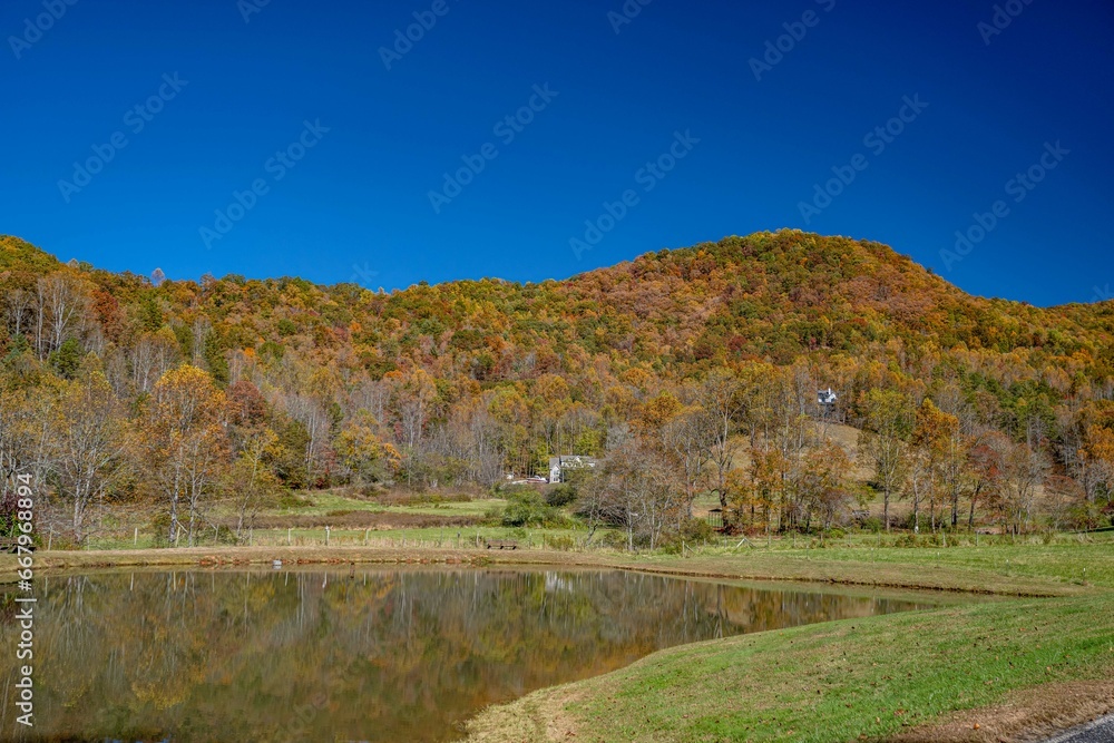 Obraz premium autumn barn