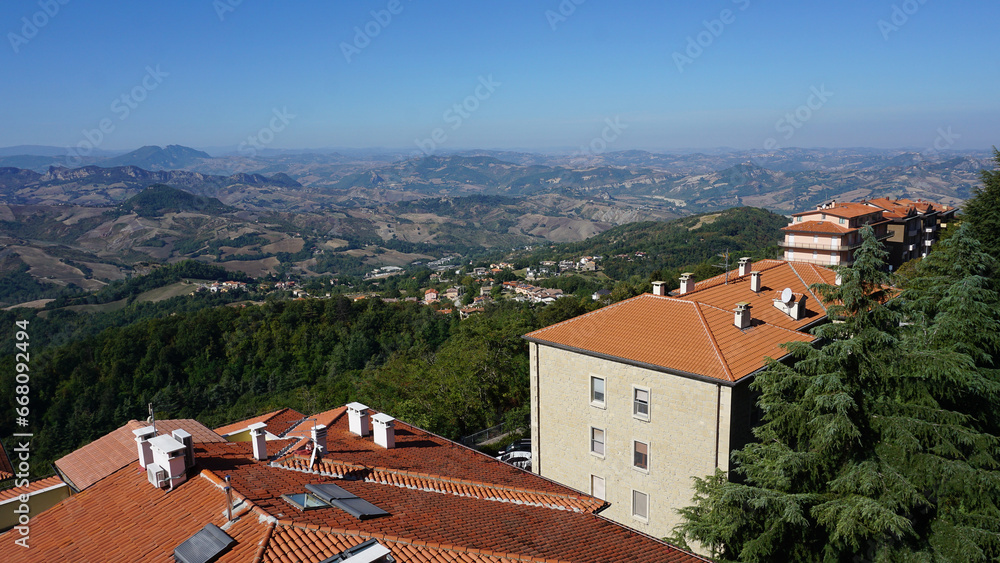 Obraz premium San Marino city view. Stone street and old walls in San-Marino, Italy.