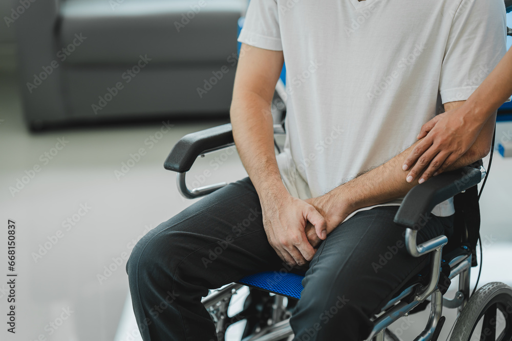 Obraz premium Doctors are providing counseling regarding prostate and venereal cancers that have been detected in a young man. Doctors provide advice and guidance on prostate cancer detection and appropriate treatm