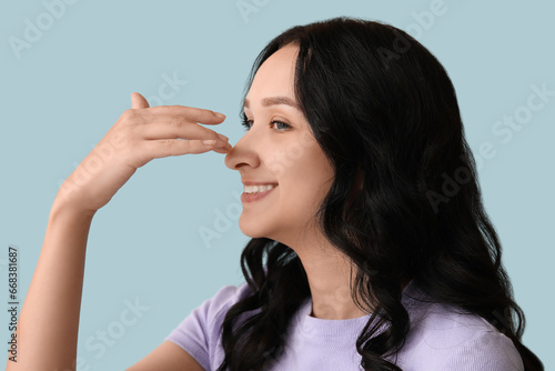 Portrait of pretty young wo...