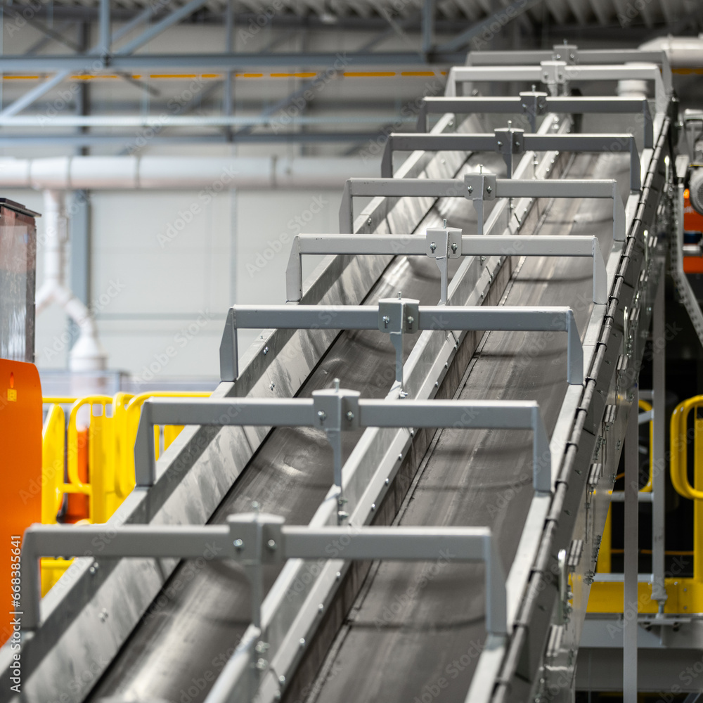 belt conveyor - production line - rubber raw material transporter - conveyor belts - plant interior