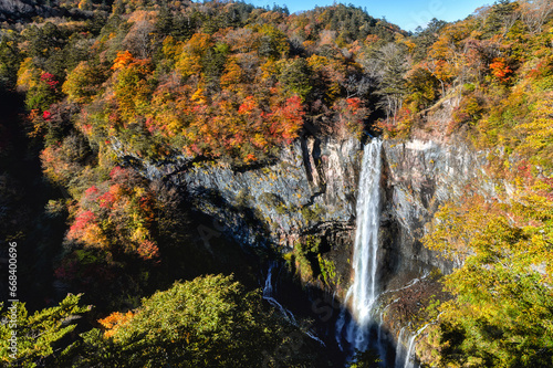 栃木県日光市 紅葉と華厳の滝