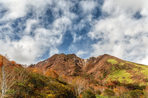 栃木県　紅葉に染まる那須岳 © Hiroki Kobayashi