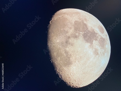 Moon © Kuba