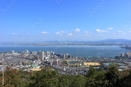 大津市　皇子山と琵琶湖の風景