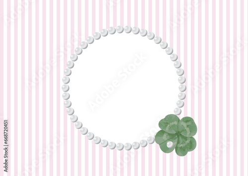 パールと四つ葉のクローバーのフレーム