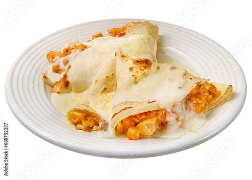prato com delicioso crepe de palmito com molho de queijo branco isolado em fundo transparente