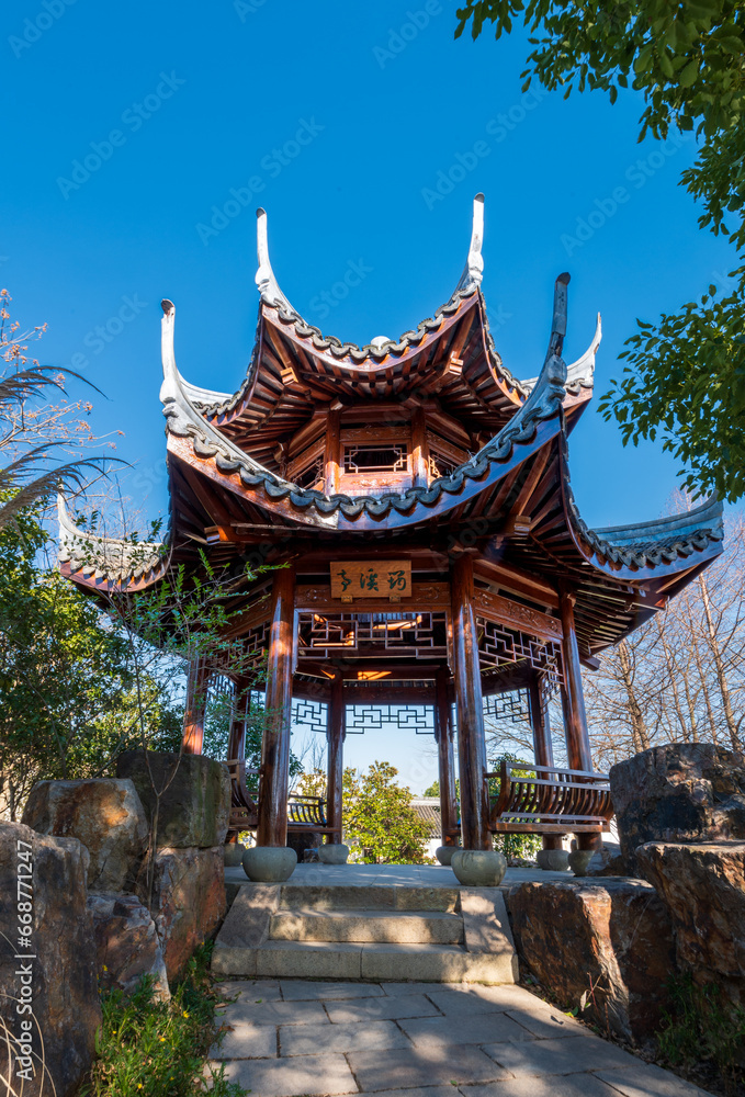 Fototapeta premium Pavilion architecture in the gardens of southern China