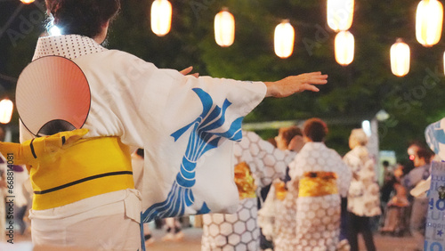 Fotografía People dance of Bon Odori at night